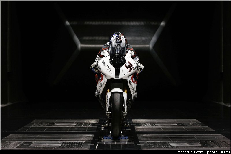 sbk_2011_tests_haslam_04