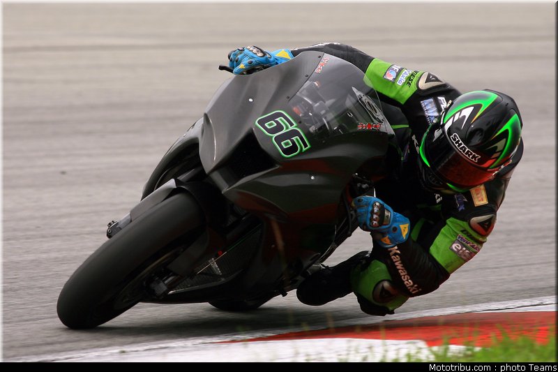 sbk_2011_tests_sykes_18