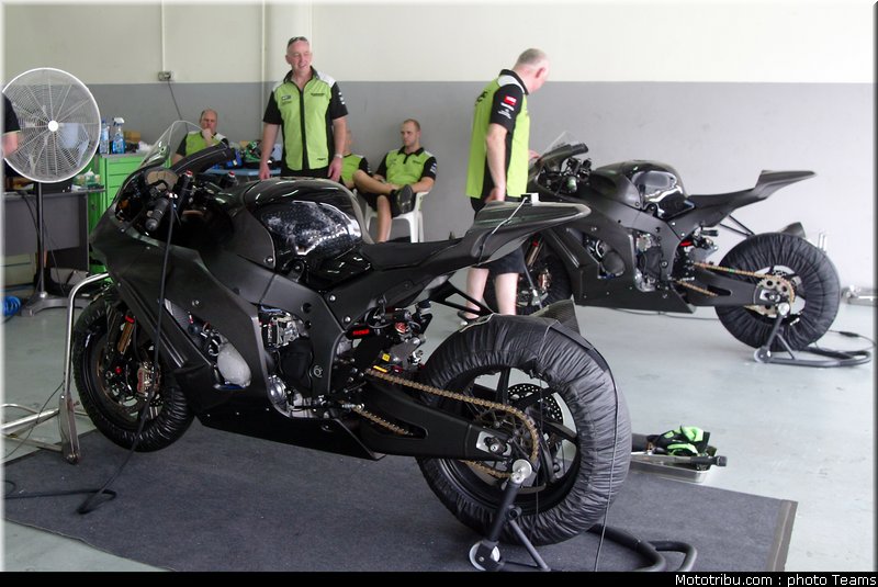 sbk_2011_tests_sykes_21