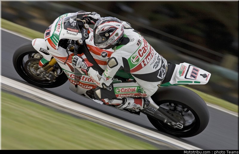 sbk_2011_tests_xaus_07