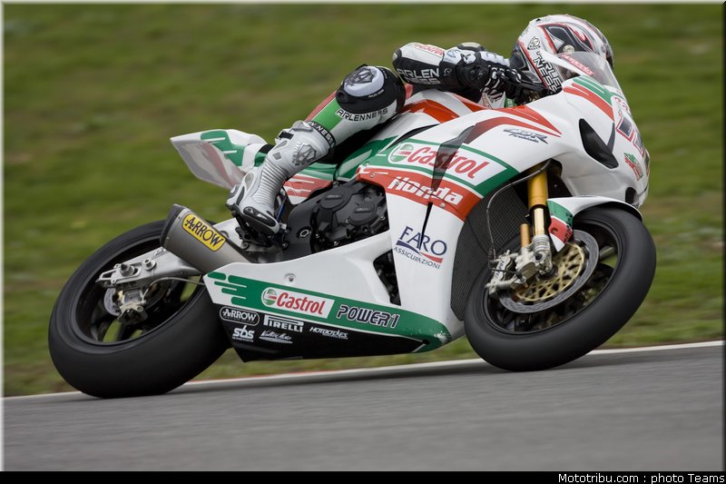 sbk_2011_tests_xaus_11