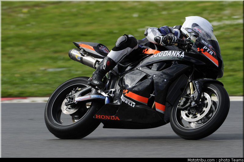 supersport_2011_tests_ellison_17