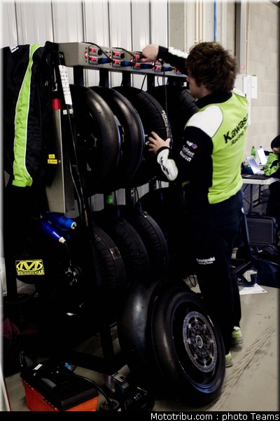 supersport_2011_tests_parkes_04
