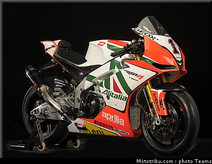 sbk_2011_tests_biaggi_1.jpg