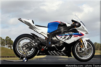 sbk_2011_tests_bmw_10.jpg