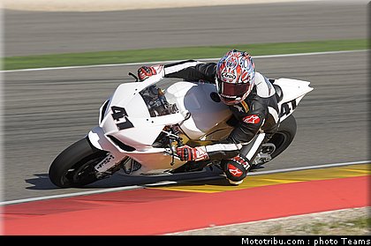 sbk_2011_tests_haga_03.jpg