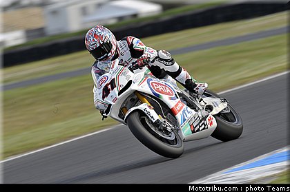 sbk_2011_tests_haga_06.jpg