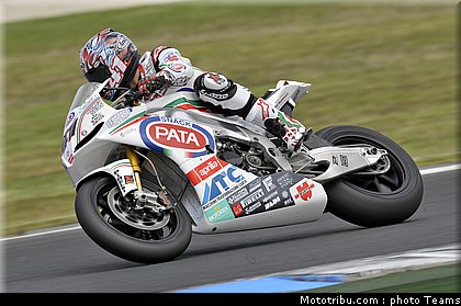 sbk_2011_tests_haga_11.jpg