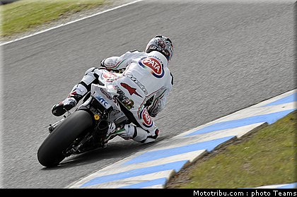 sbk_2011_tests_haga_16.jpg