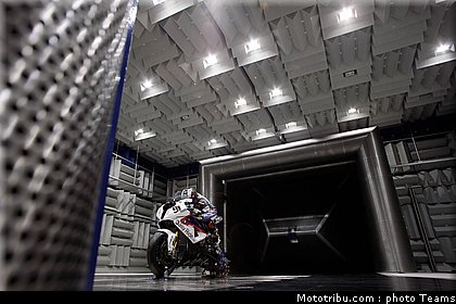 sbk_2011_tests_haslam_03.jpg