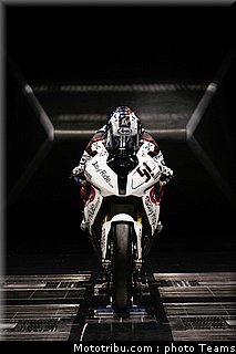 sbk_2011_tests_haslam_05.jpg