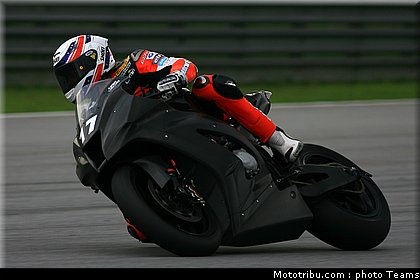 sbk_2011_tests_lascorz_15.jpg