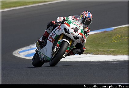 sbk_2011_tests_rea_06.jpg