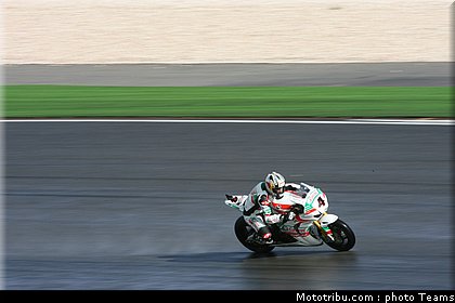 sbk_2011_tests_rea_21.jpg