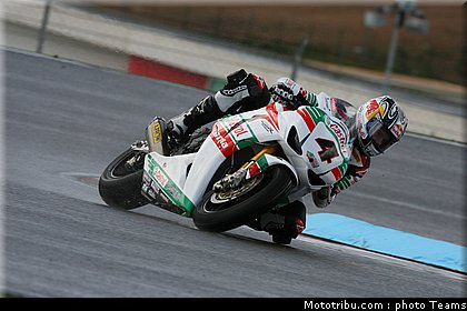 sbk_2011_tests_rea_23.jpg