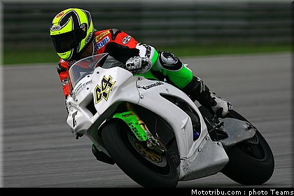 sbk_2011_tests_rolfo_7.jpg