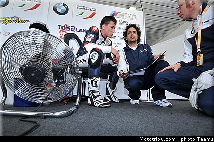 sbk_2011_tests_toseland_32.jpg