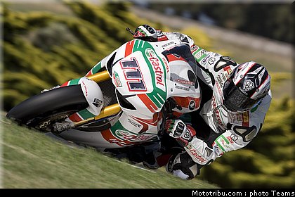 sbk_2011_tests_xaus_06.jpg