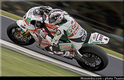 sbk_2011_tests_xaus_07.jpg