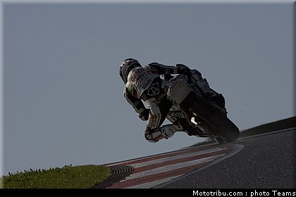 sbk_2011_tests_xaus_16.jpg