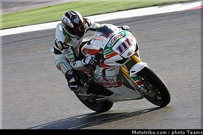 sbk_2011_tests_xaus_17.jpg