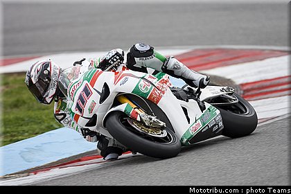sbk_2011_tests_xaus_20.jpg