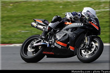 supersport_2011_tests_ellison_17.jpg