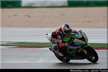 supersport_2011_tests_parkes_06.jpg