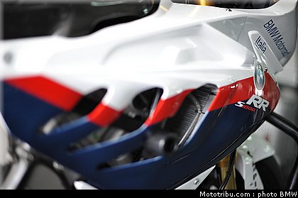 sbk_test_bmw_italia_aragon_2011_002.jpg