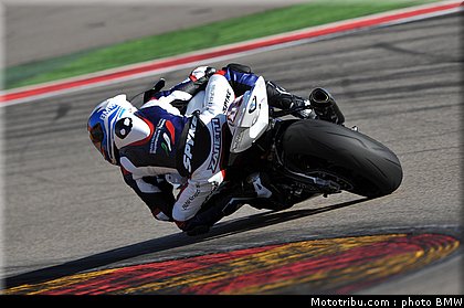 sbk_test_bmw_italia_aragon_2011_012.jpg