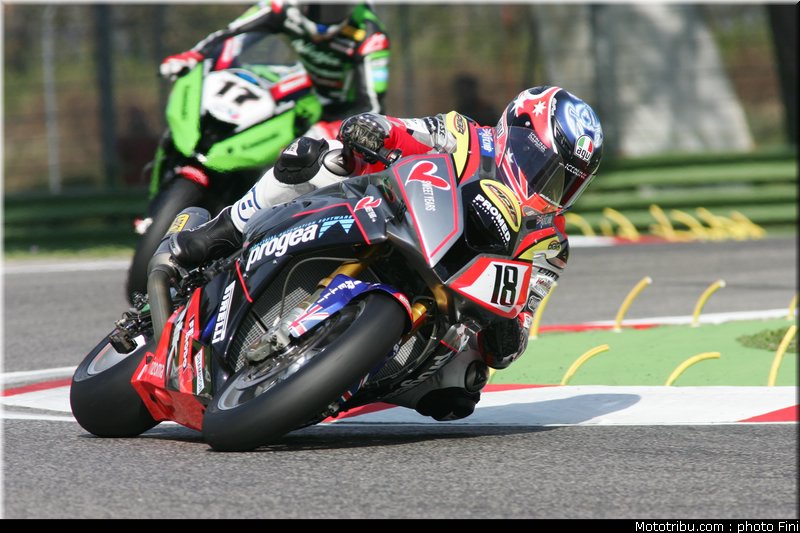 superbike_aitchinson_001_imola_2012