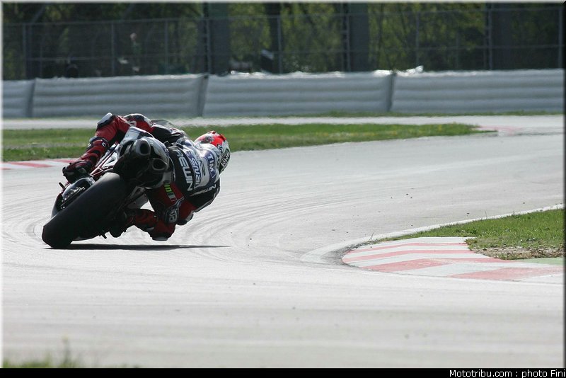 superbike_giugliano_007_imola_2012