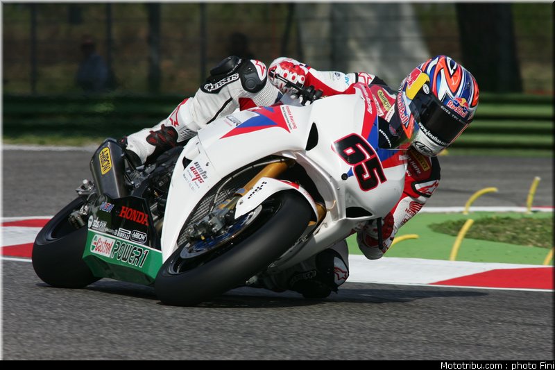 superbike_rea_003_imola_2012