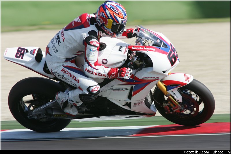 superbike_rea_004_imola_2012
