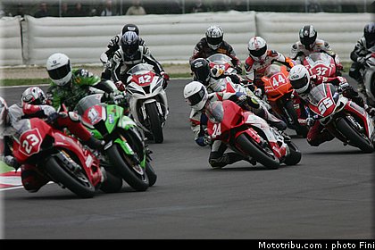 1000_superstock_009_imola_2012.jpg