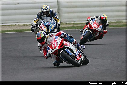 1000_superstock_013_imola_2012.jpg