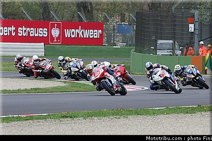 1000_superstock_019_imola_2012.jpg