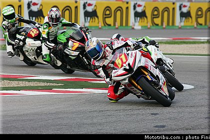 600_superstock_010_imola_2012.jpg