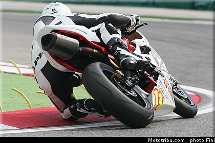 600_superstock_simpson_001_imola_2012.jpg