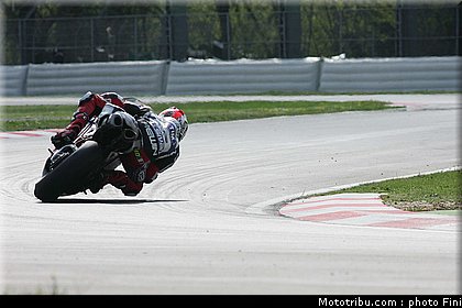 superbike_giugliano_007_imola_2012.jpg