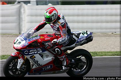 superbike_giugliano_008_imola_2012.jpg