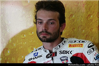 superbike_guintoli_004_imola_2012.jpg