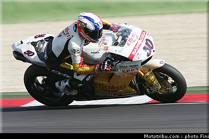 superbike_guintoli_005_imola_2012.jpg