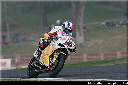 superbike_guintoli_007_imola_2012.jpg