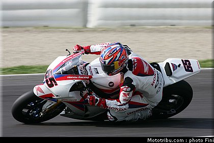 superbike_rea_009_imola_2012.jpg