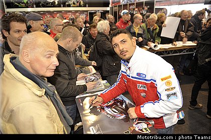 superbike_giugliano_001_pays_bas_assen_2012.jpg