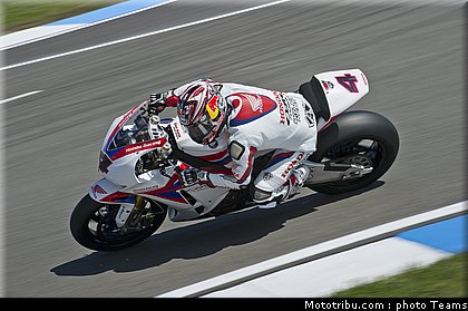 superbike_aoyama_001_wsbk_2012_angleterre_donington.jpg