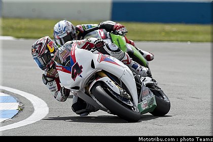 superbike_aoyama_002_wsbk_2012_angleterre_donington.jpg