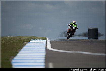 superbike_baz_007_wsbk_2012_angleterre_donington.jpg