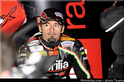 superbike_biaggi_002_wsbk_2012_angleterre_donington.jpg